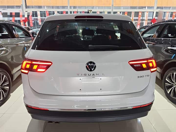 Фото 6 - Volkswagen Tiguan L Pro
