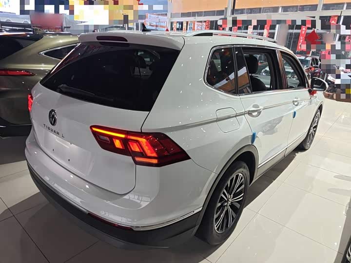 Фото 7 - Volkswagen Tiguan L Pro