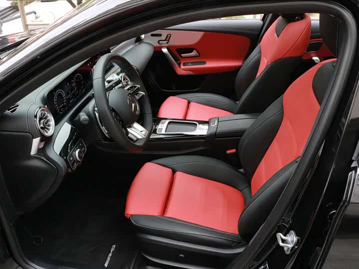 Фото 7 - Mercedes-Benz A-Class AMG