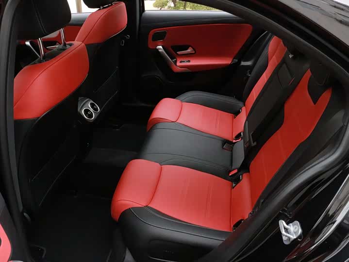 Фото 8 - Mercedes-Benz A-Class AMG