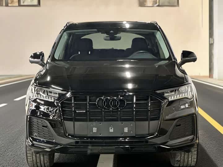 Фото 2 - Audi Q7