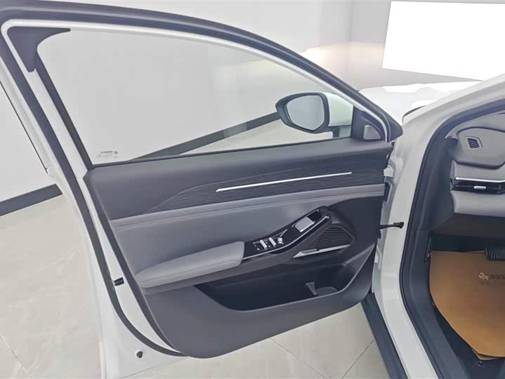 Фото 7 - Geely Galaxy L6