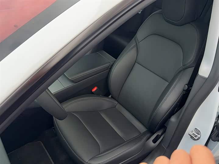 Фото 8 - Tesla Model 3