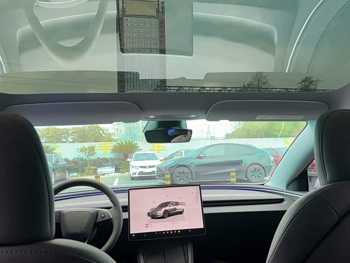 Фото 9 - Tesla Model 3