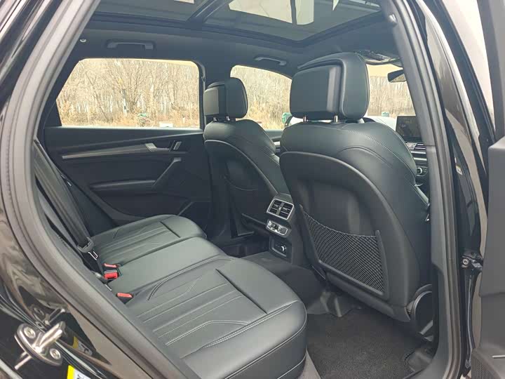 Фото 8 - Audi Q5L