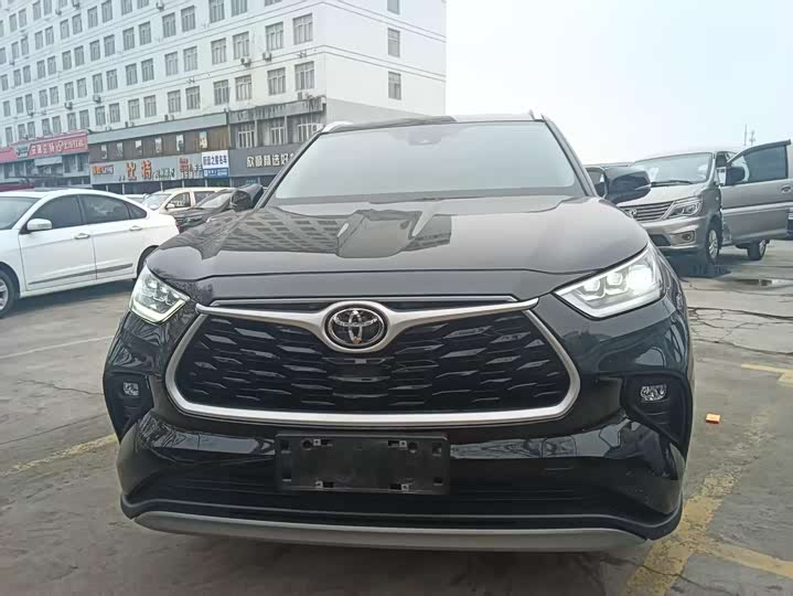 Фото 2 - Toyota Highlander