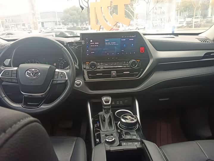 Фото 8 - Toyota Highlander