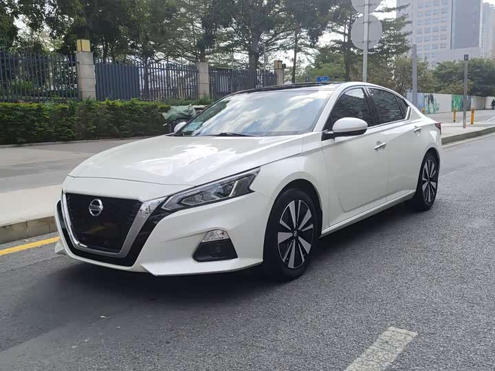 Фото 1 - Nissan Teana