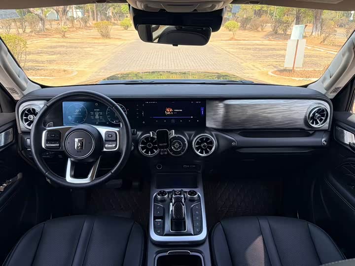 Фото 8 - Tank 300