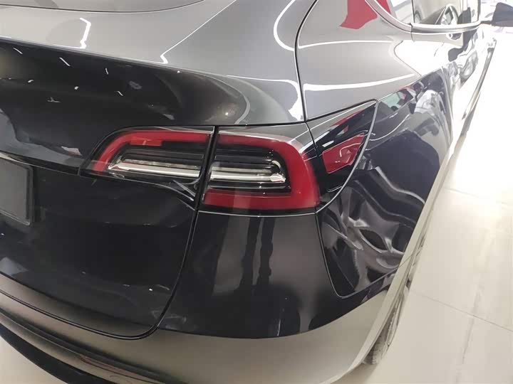 Фото 8 - Tesla Model Y