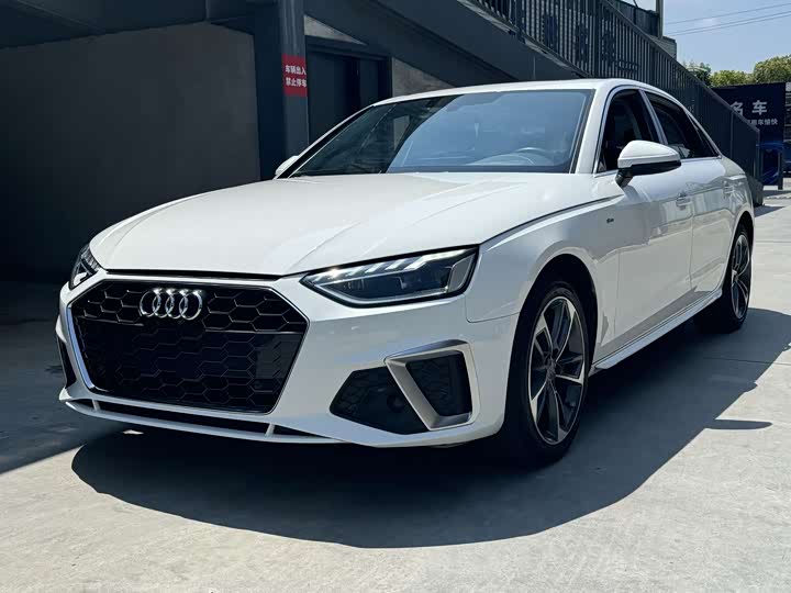 Фото 1 - Audi A4L