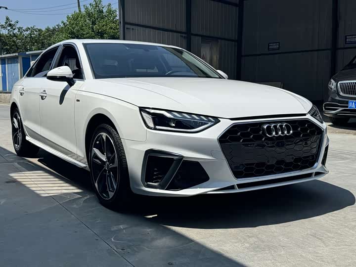 Фото 3 - Audi A4L