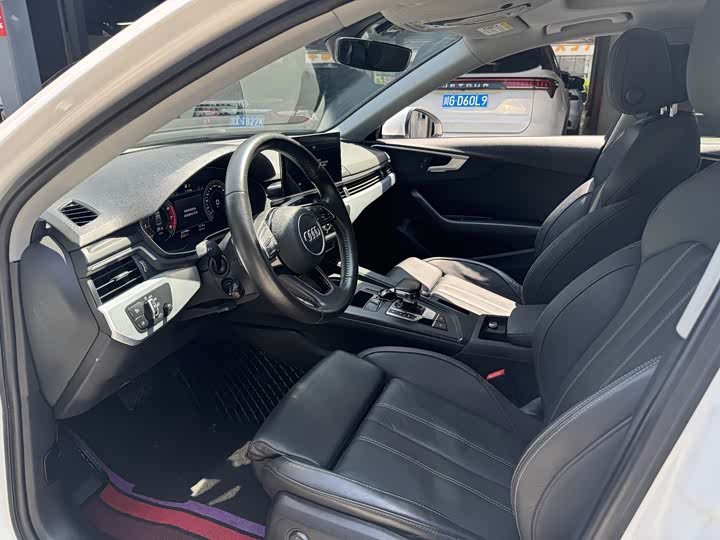 Фото 7 - Audi A4L