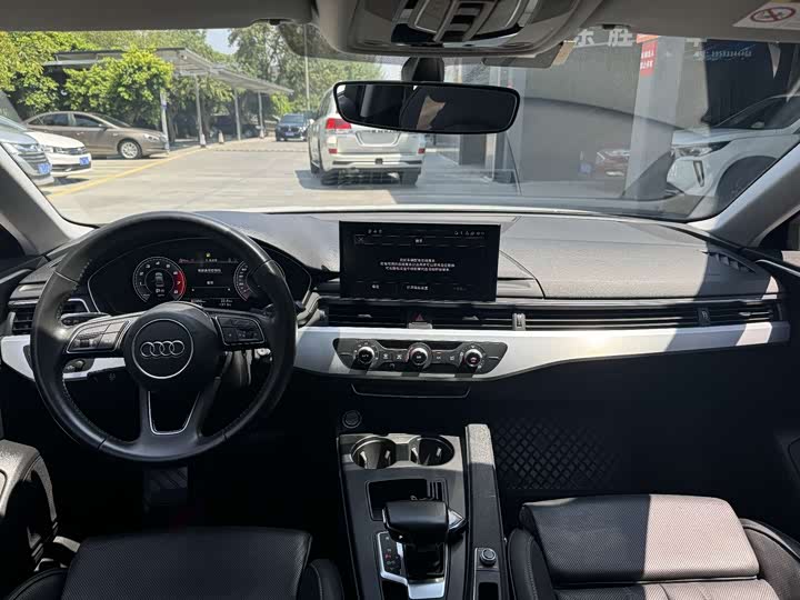 Фото 9 - Audi A4L