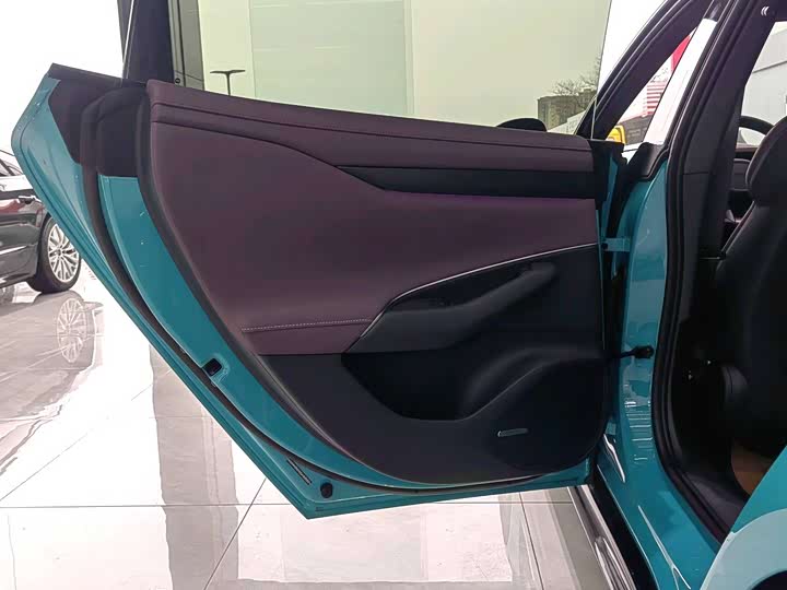 Фото 9 - Xiaomi SU7