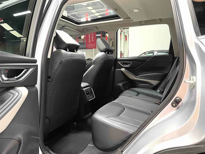 Фото 9 - Subaru Forester