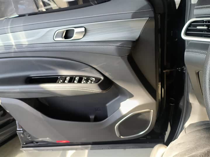 Фото 7 - Ford Equator