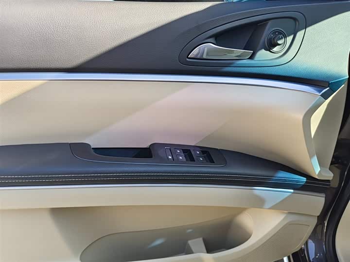 Фото 6 - Buick GL8 ES