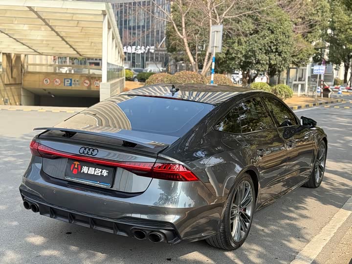 Фото 6 - Audi A7