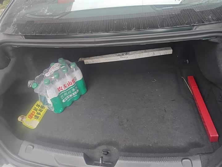 Фото 4 - Jaguar XE L