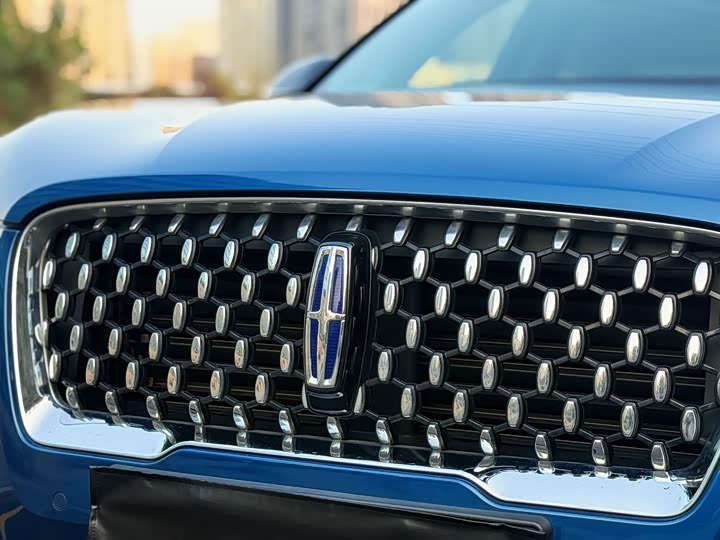 Фото 9 - Lincoln Corsair Hybrid