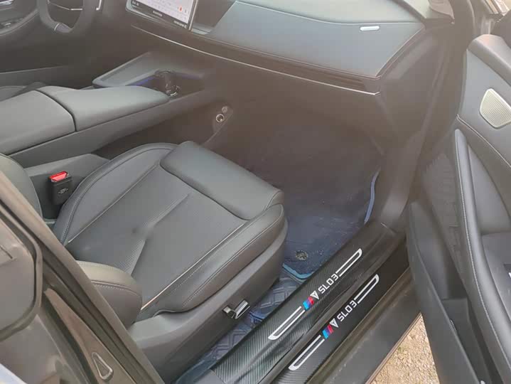 Фото 8 - Changan Deepal SL03