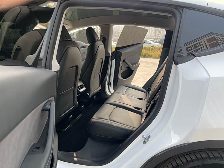Фото 6 - Tesla Model Y