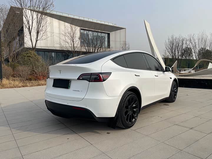 Фото 9 - Tesla Model Y