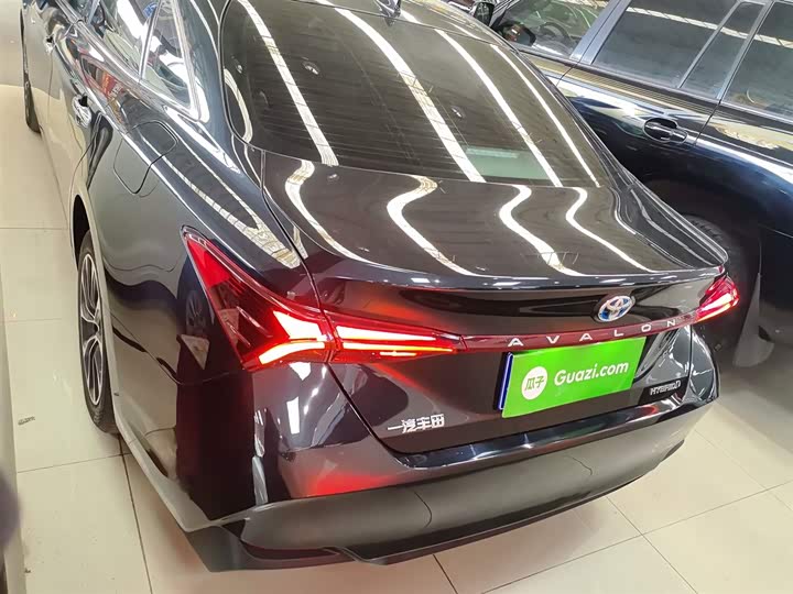 Фото 6 - Toyota Avalon