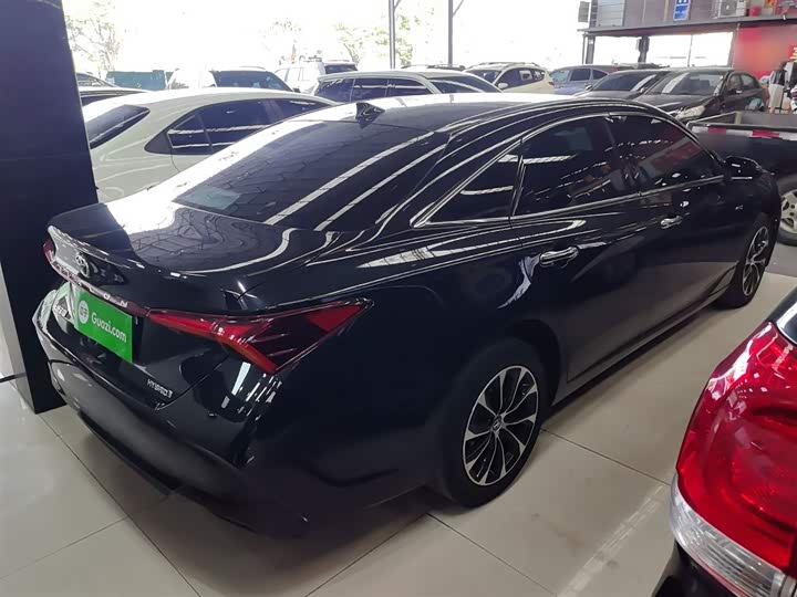 Фото 7 - Toyota Avalon