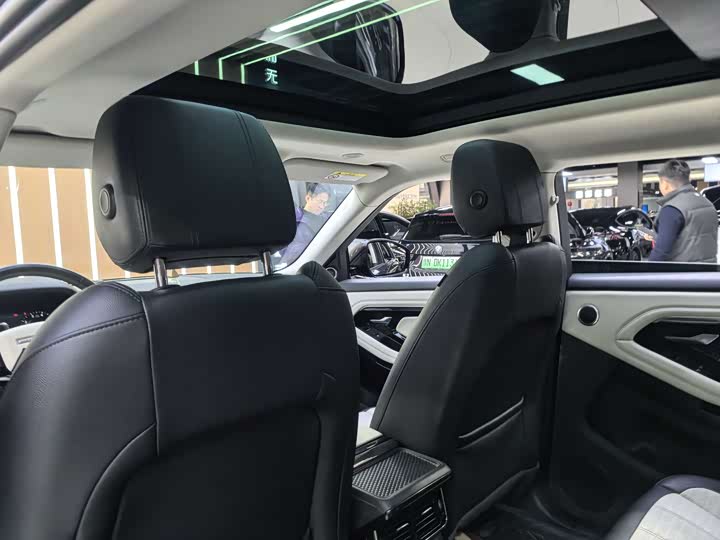 Фото 8 - Land Rover Range Rover Evoque L