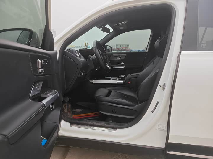 Фото 4 - Mercedes-Benz GLB-Class