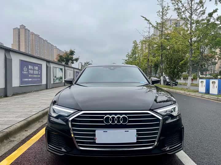 Фото 2 - Audi A6L