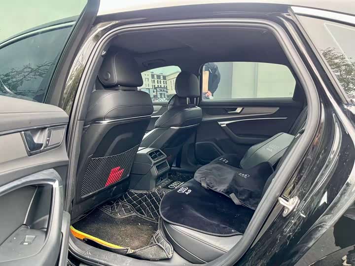 Фото 4 - Audi A6L