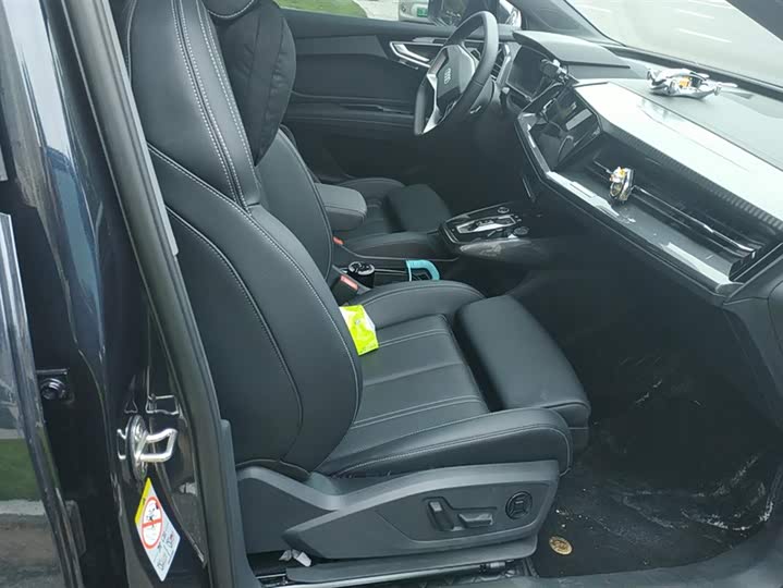 Фото 8 - Audi Q4 e-tron