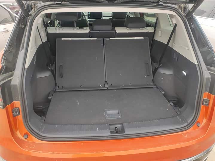 Фото 4 - Volkswagen ID.6 Crozz