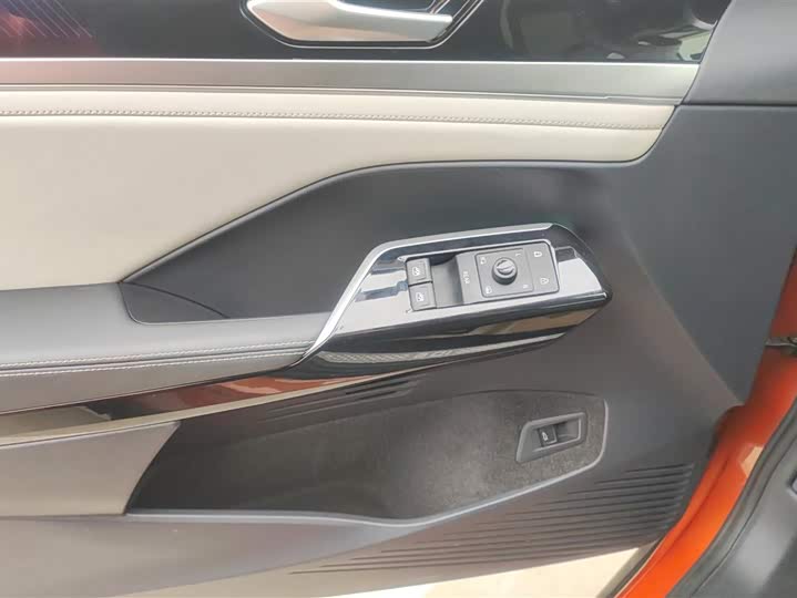 Фото 7 - Volkswagen ID.6 Crozz