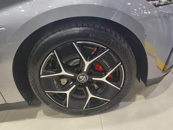 Фото 6 - BYD Han