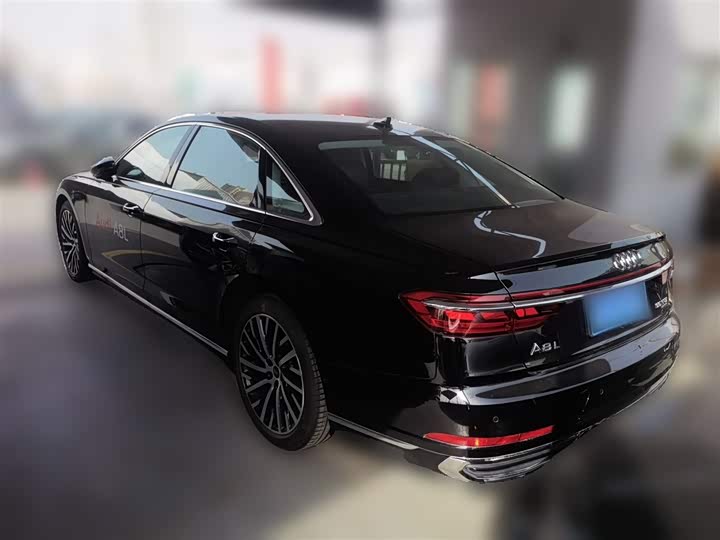 Фото 8 - Audi A8