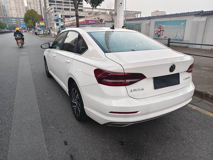 Фото 7 - Volkswagen Lavida