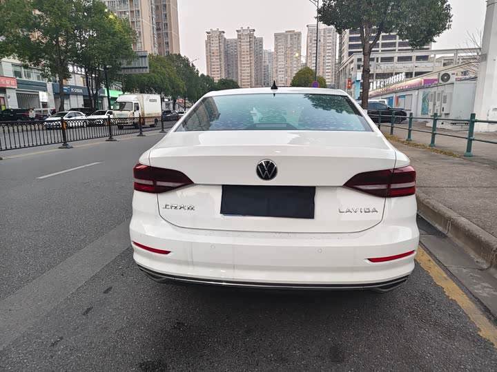 Фото 8 - Volkswagen Lavida