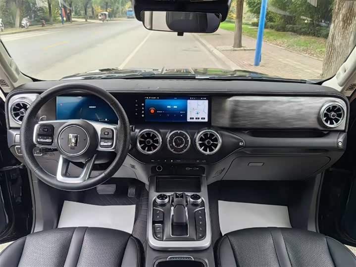 Фото 6 - Tank 300