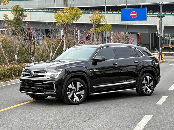 Фото 1 - Volkswagen Teramont X