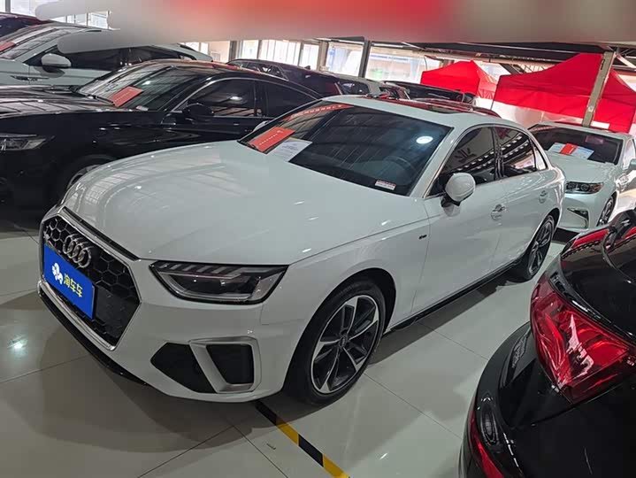 Фото 1 - Audi A4L