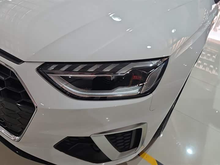 Фото 5 - Audi A4L