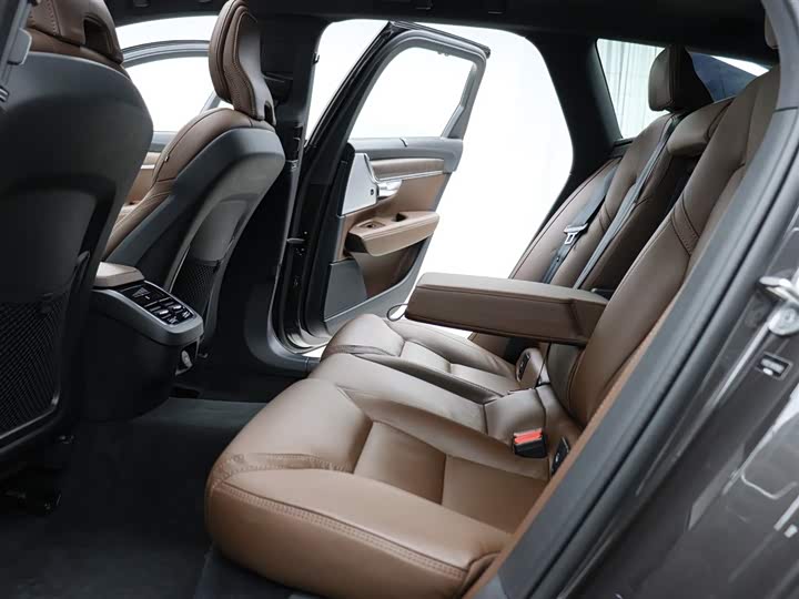 Фото 7 - Volvo V90