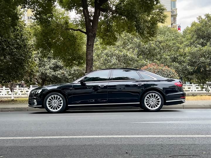 Фото 7 - Audi A8