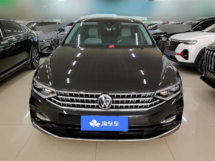 Фото 2 - Volkswagen Magotan