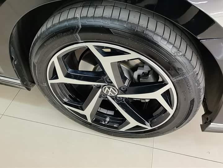 Фото 6 - Volkswagen Magotan