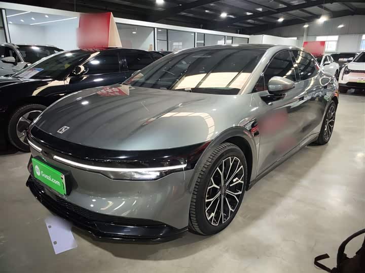 Фото 2 - Zeekr 007